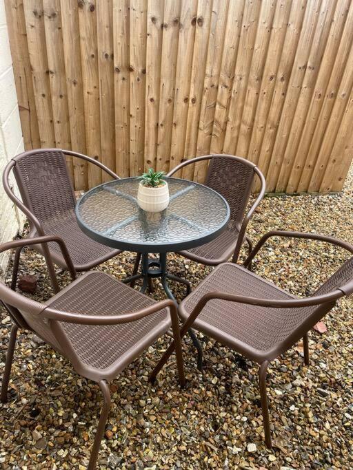 Fern House - By Shortstays4U 2 Bed House With Free Parking In The Town Centre Кингс-Линн Экстерьер фото